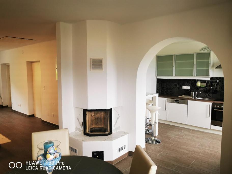 Appartamento Panoramablick Exklusiv Villach Esterno foto